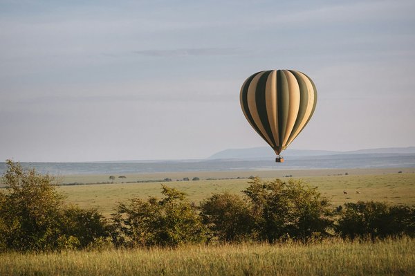 Où faire une balade en montgolfière au-dessus des vignobles de Toscane?